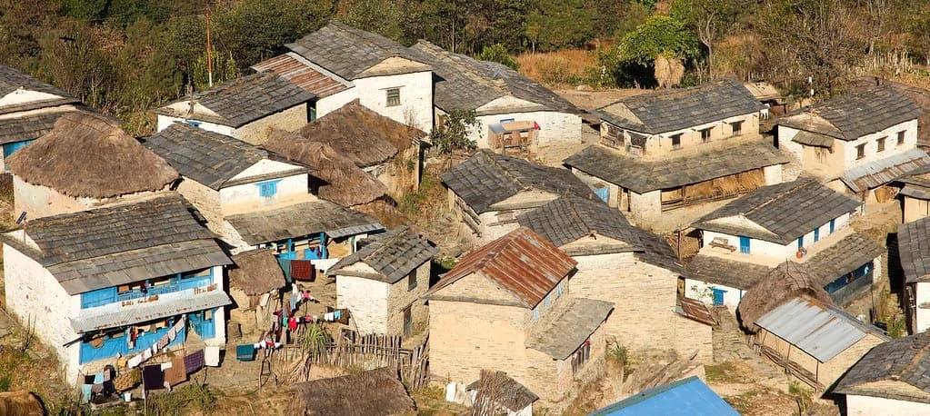 traditional houses in mohara danda trek