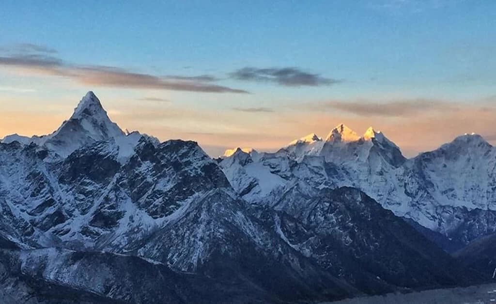 mountains seen during the ebc chola pass tek
